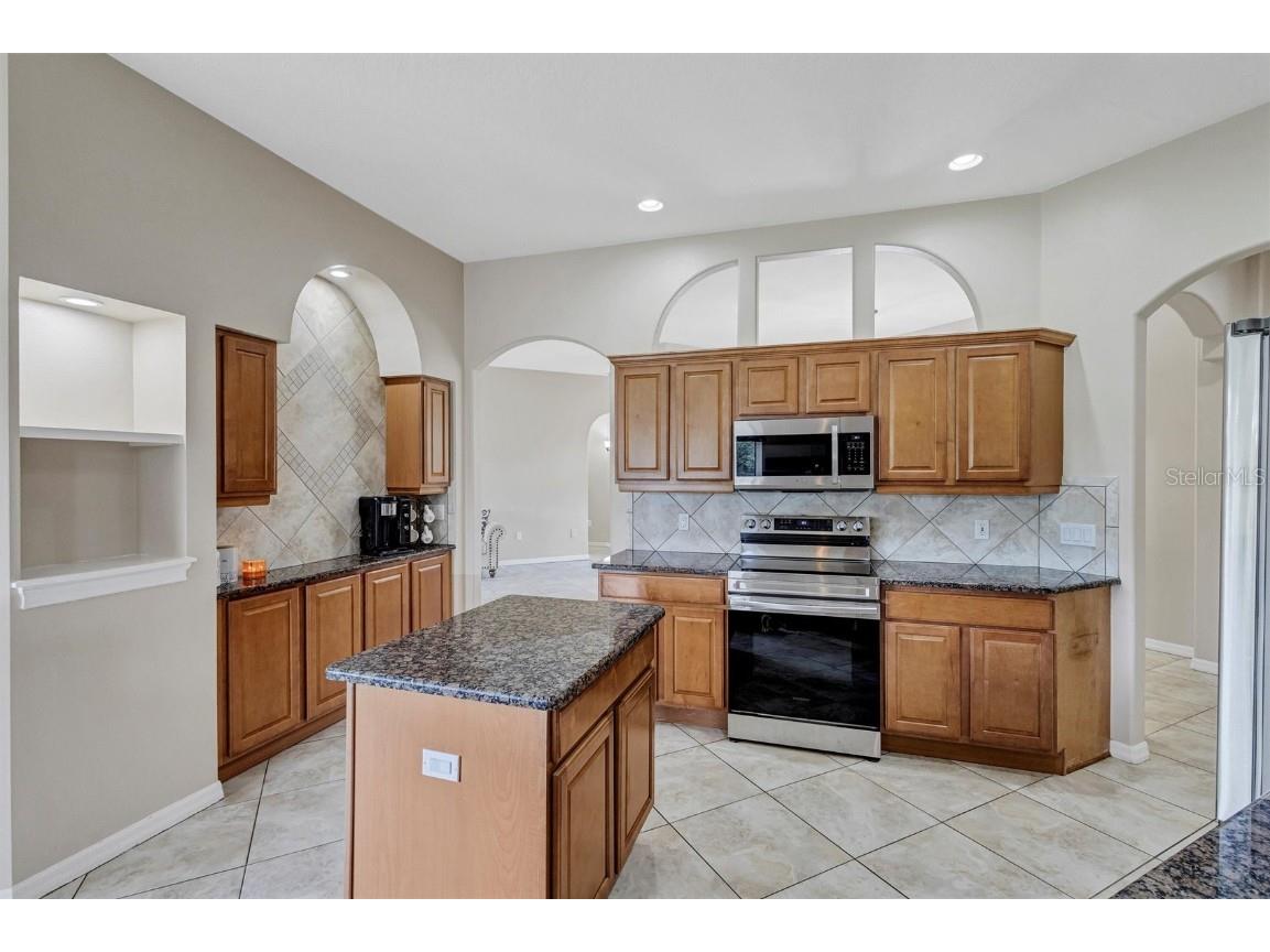 323 141st Court NE Bradenton FL 34212 A4666924 image33