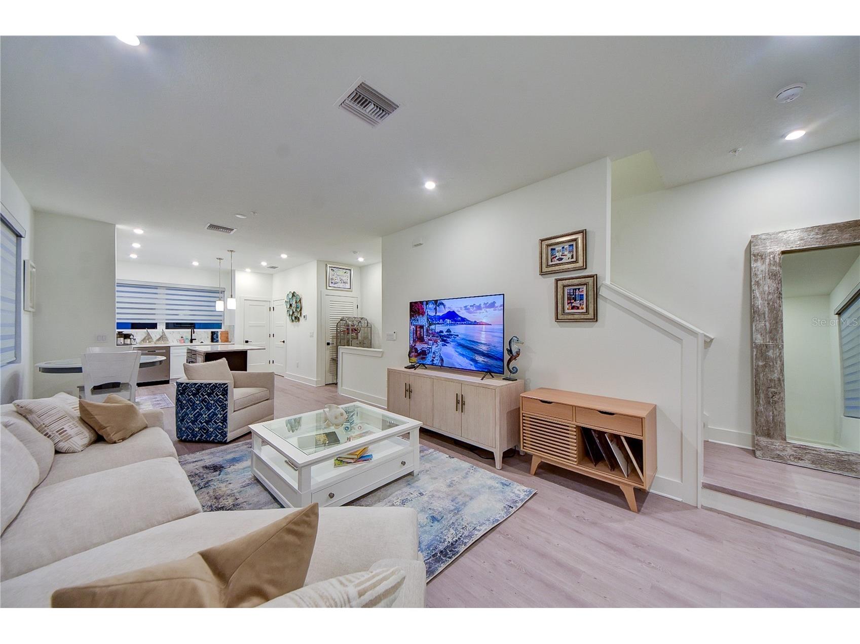 323 15th Street N Saint Petersburg FL 33705 TB8465064 image20