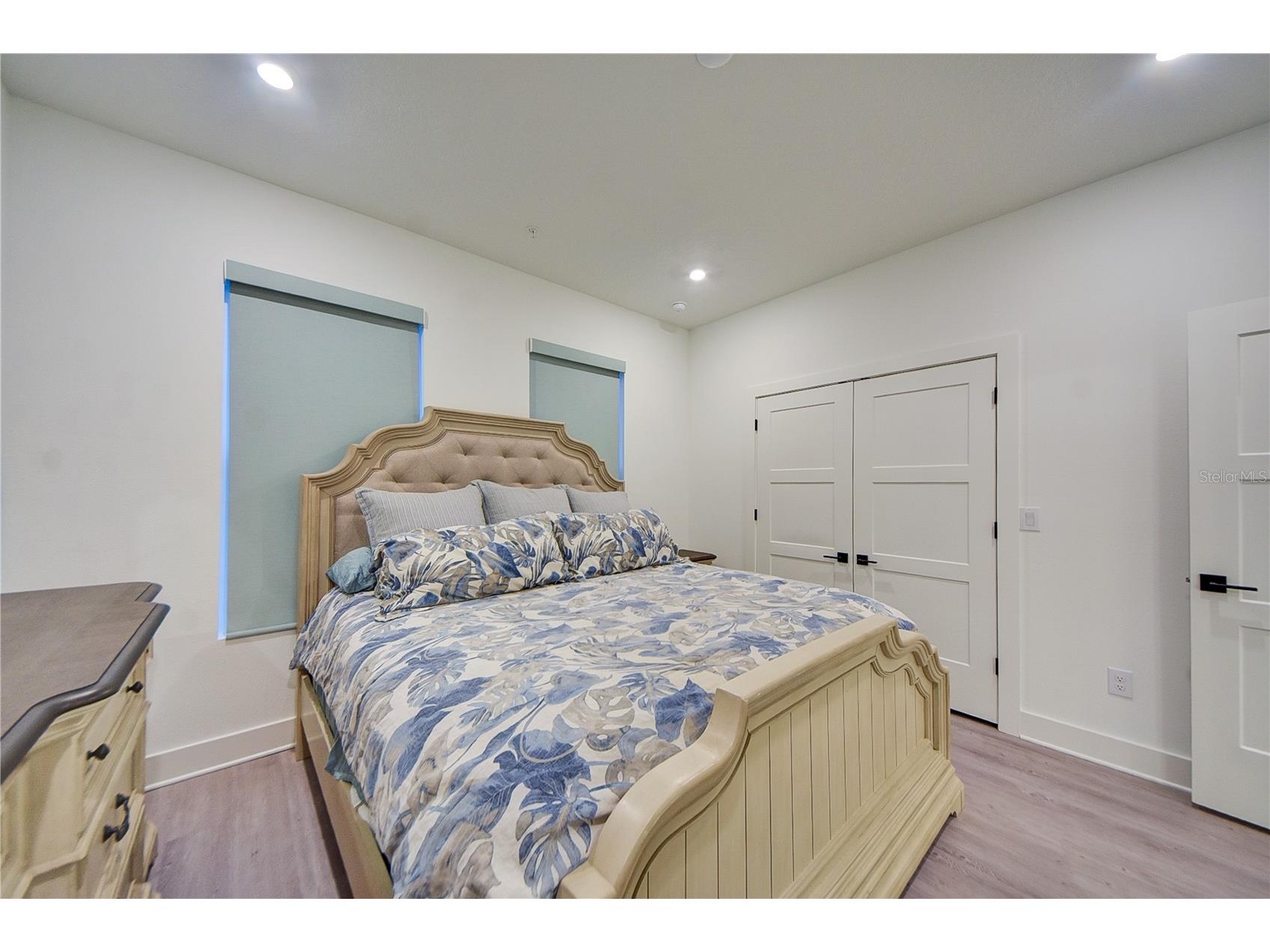 323 15th Street N Saint Petersburg FL 33705 TB8465064 image35