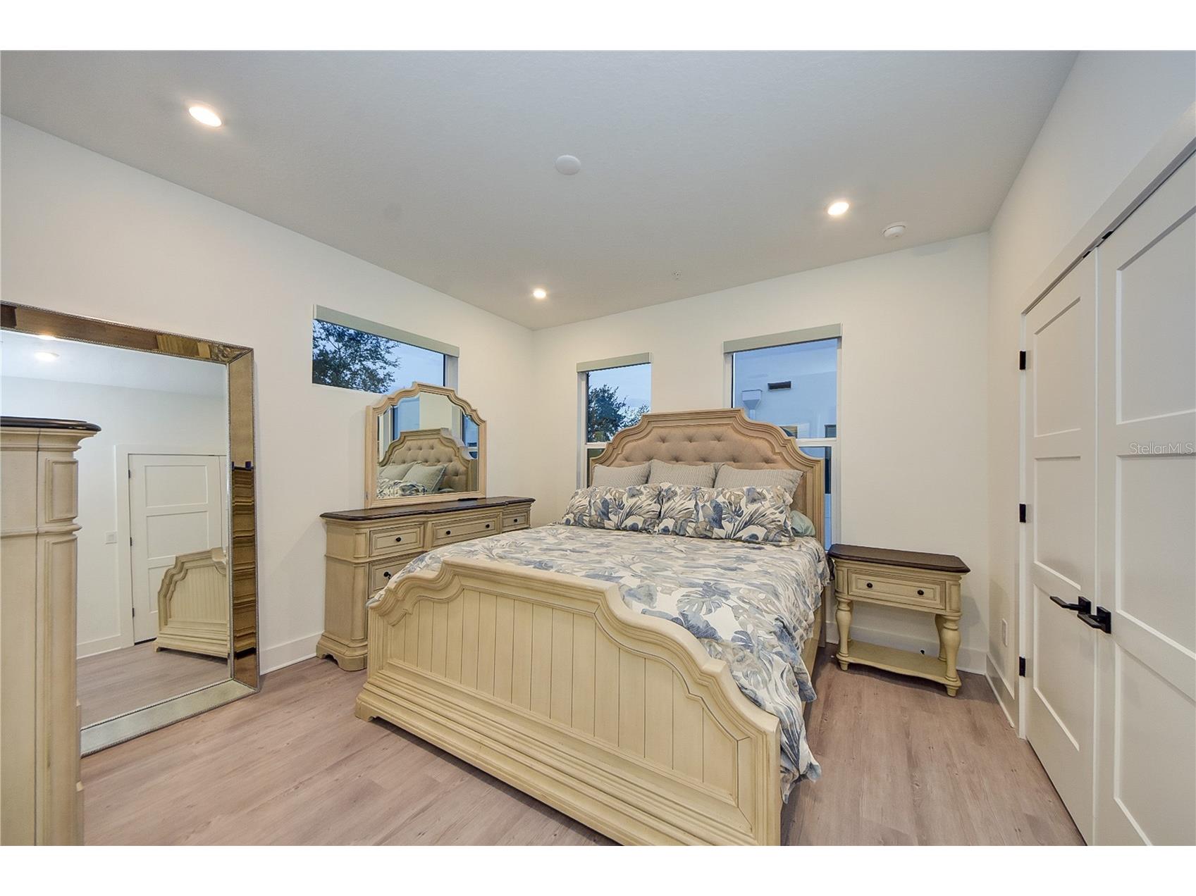 323 15th Street N Saint Petersburg FL 33705 TB8465064 image38