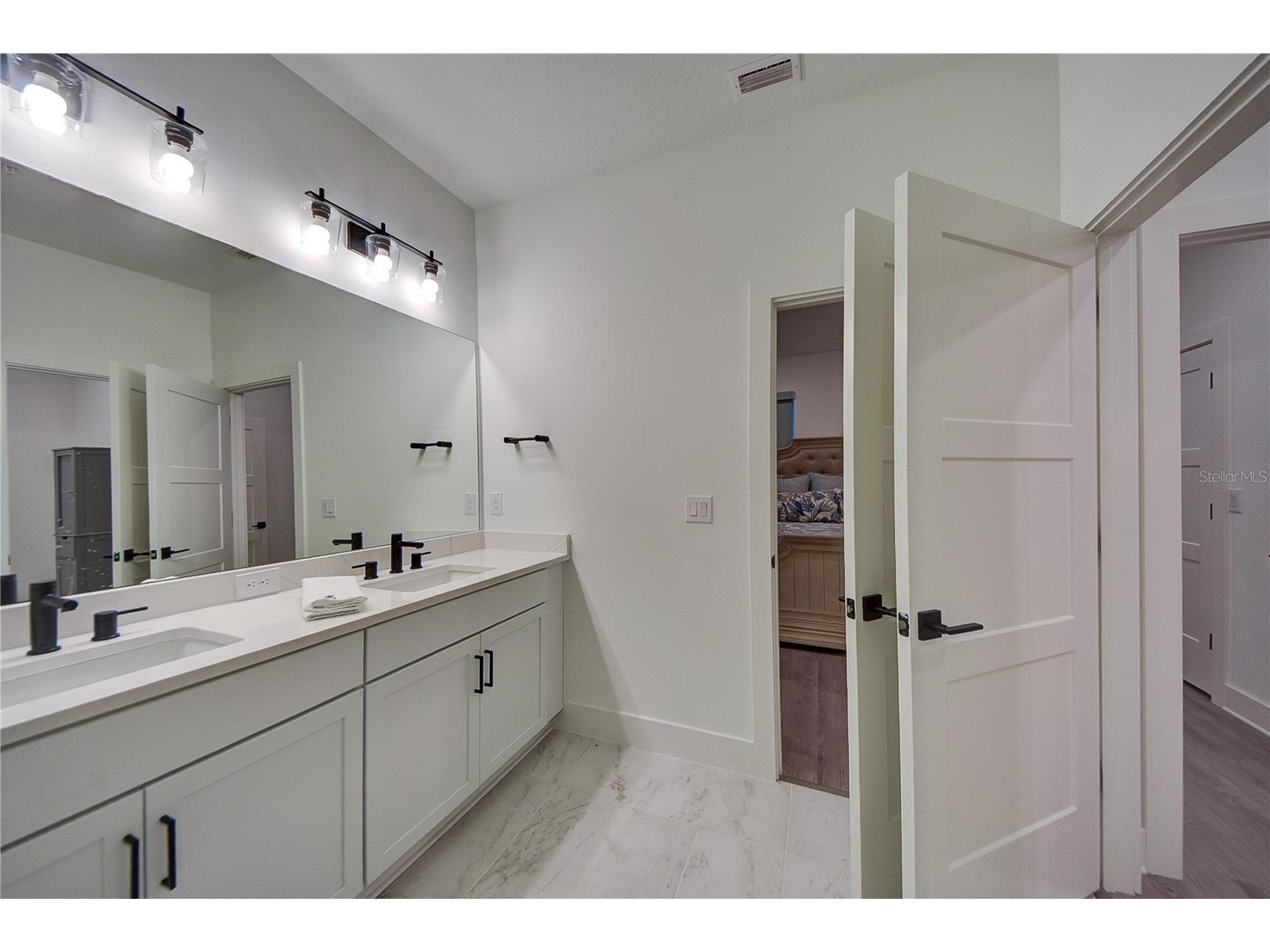 323 15th Street N Saint Petersburg FL 33705 TB8465064 image41