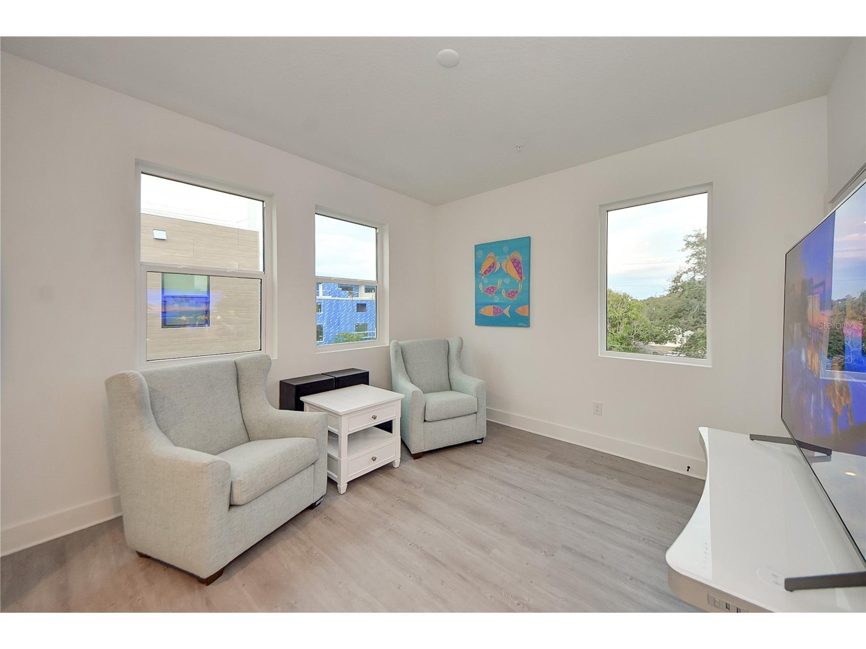 323 15th Street N Saint Petersburg FL 33705 TB8465064 image42