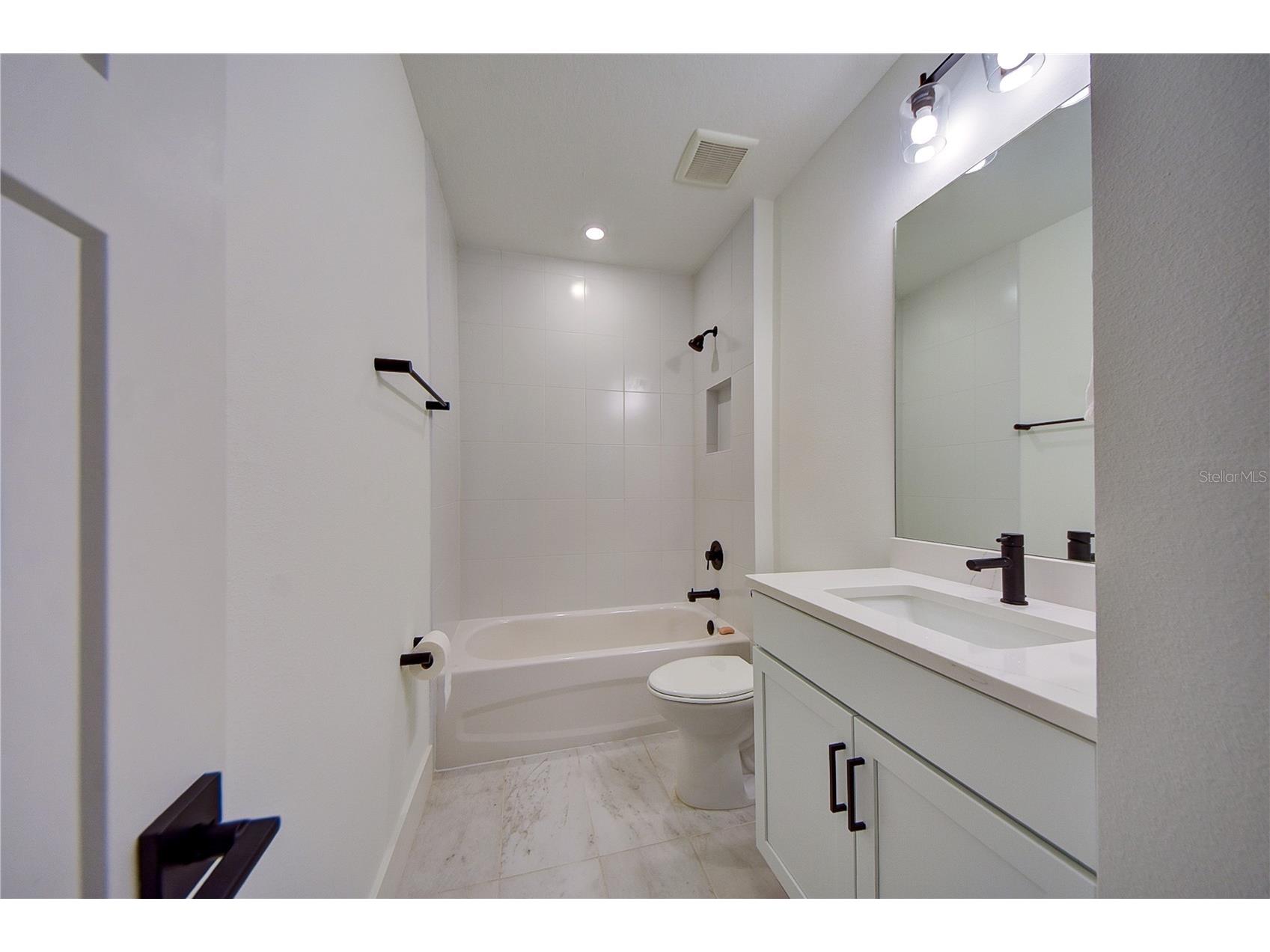 323 15th Street N Saint Petersburg FL 33705 TB8505690 image10