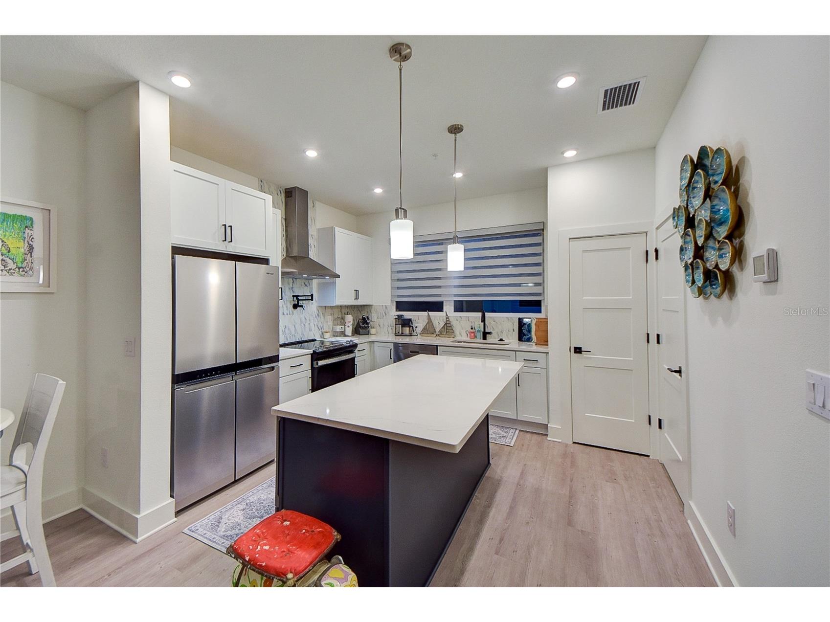 323 15th Street N Saint Petersburg FL 33705 TB8505690 image12