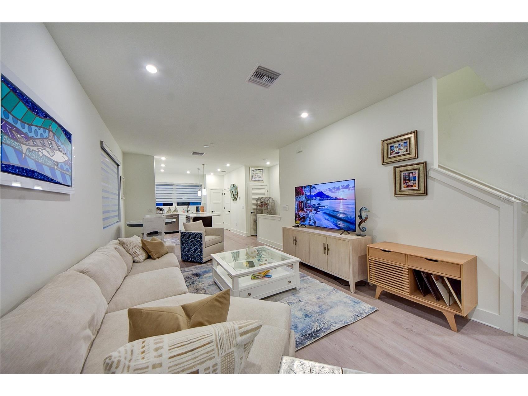 323 15th Street N Saint Petersburg FL 33705 TB8505690 image25