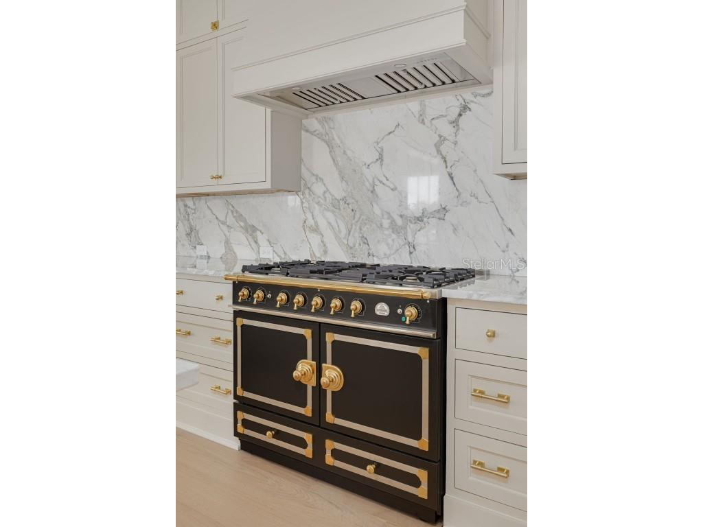 323 Appian Way NE Saint Petersburg FL 33704 TB8343227 image11