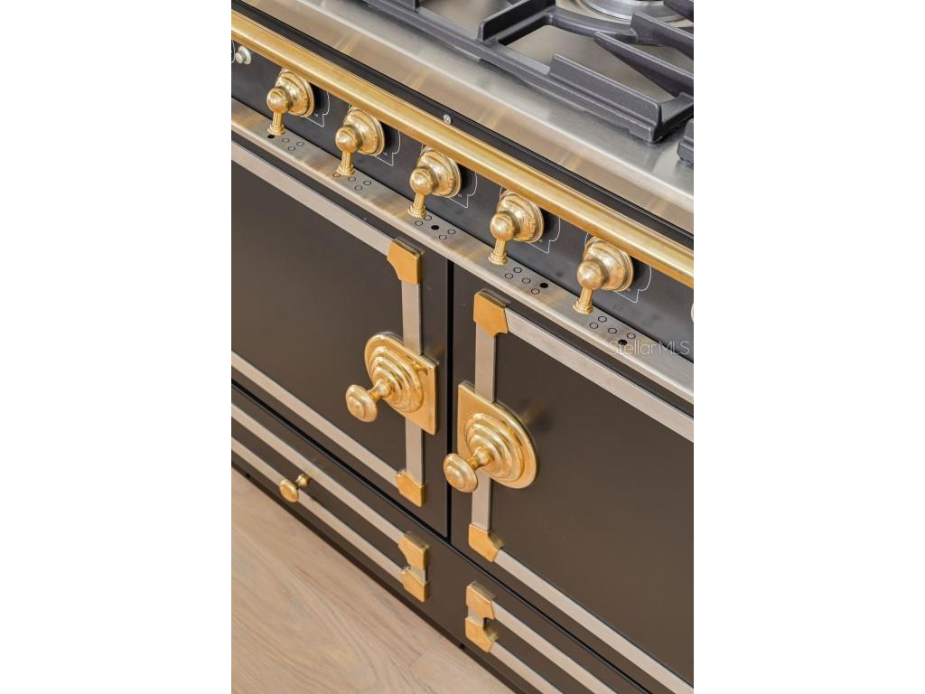 323 Appian Way NE Saint Petersburg FL 33704 TB8343227 image12