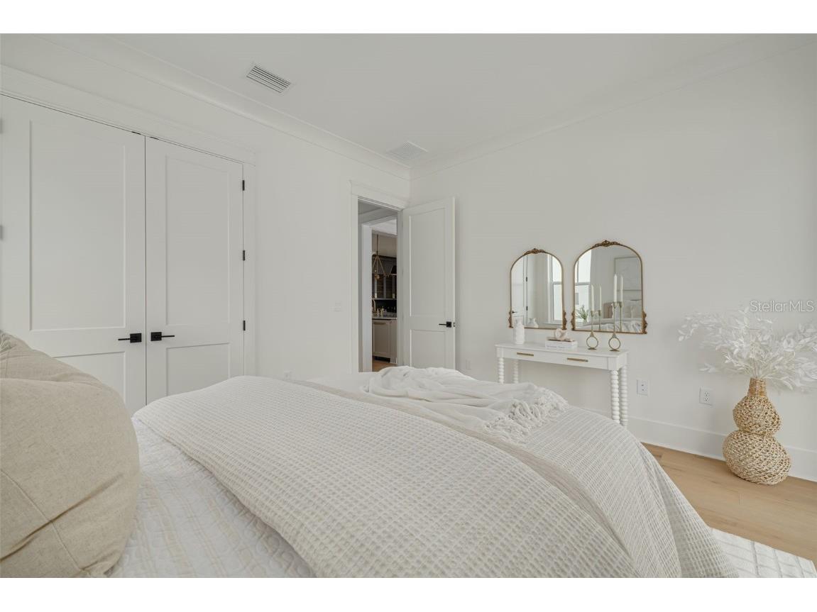 323 Appian Way NE Saint Petersburg FL 33704 TB8343227 image21