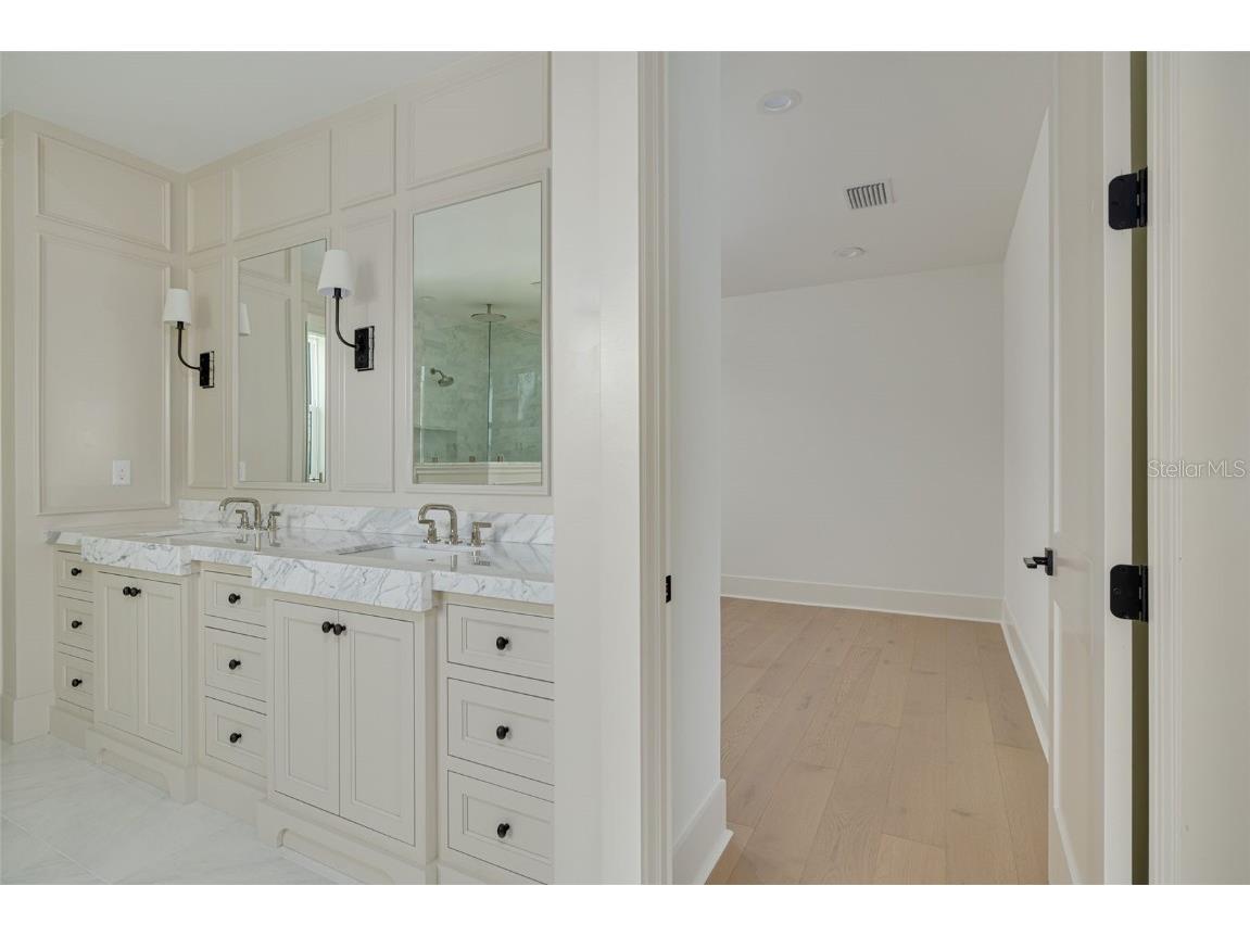 323 Appian Way NE Saint Petersburg FL 33704 TB8343227 image33