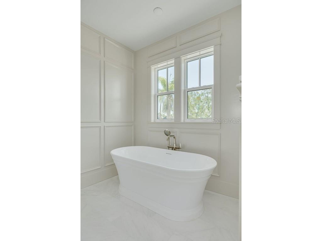 323 Appian Way NE Saint Petersburg FL 33704 TB8343227 image36