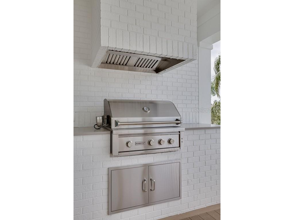 323 Appian Way NE Saint Petersburg FL 33704 TB8343227 image55