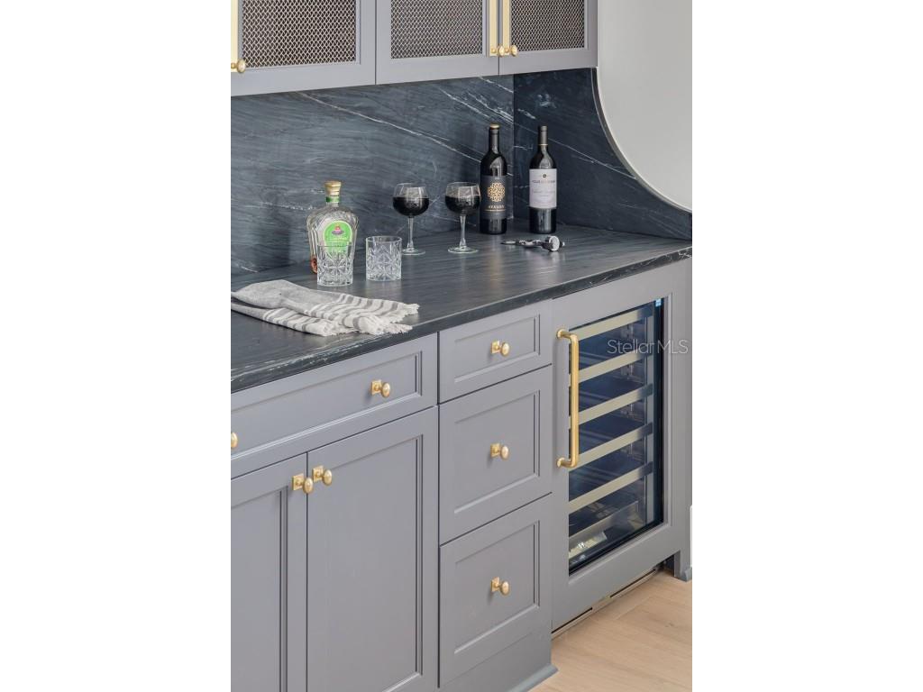 323 Appian Way NE Saint Petersburg FL 33704 TB8343227 image8