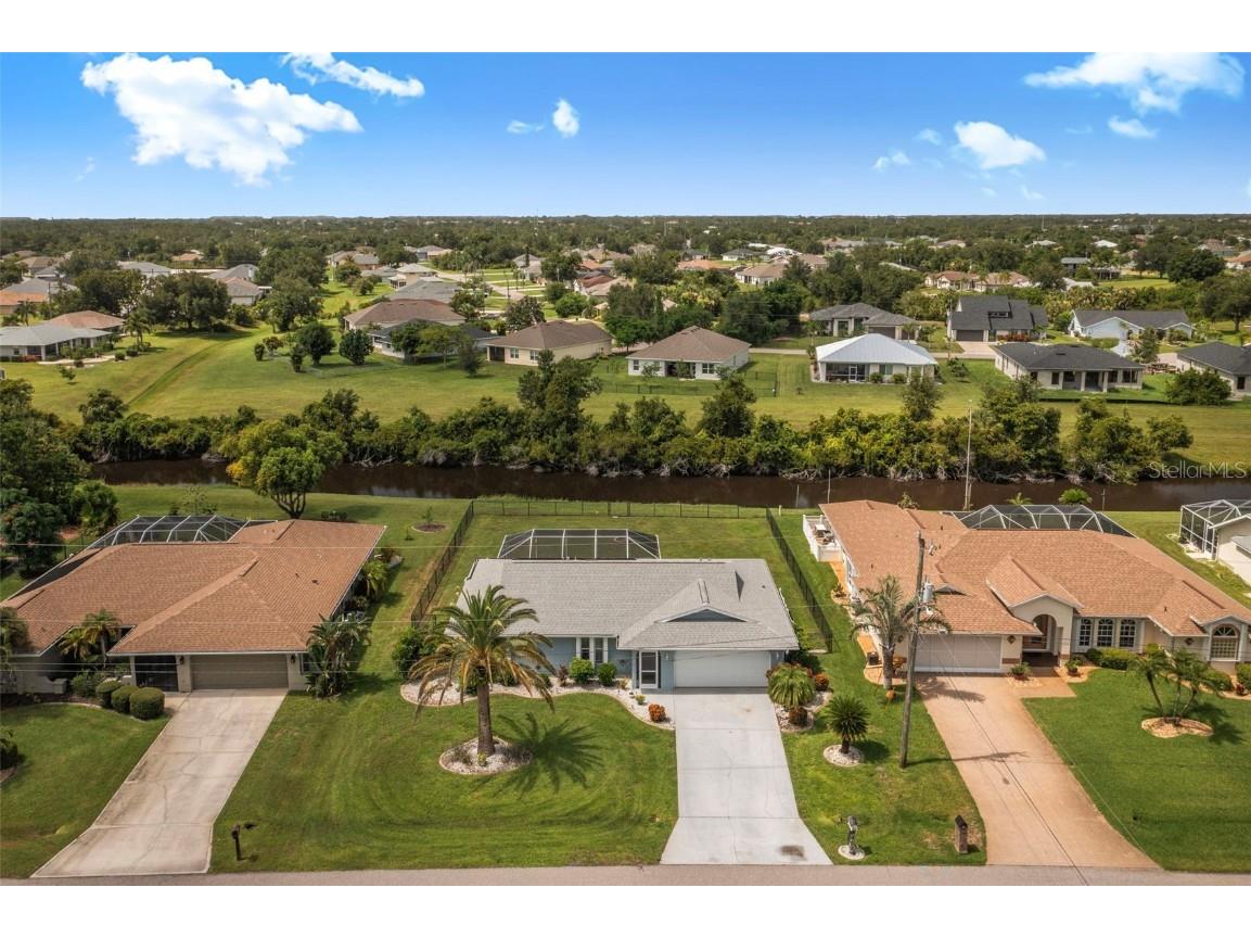 323 Barcelona Street Punta Gorda FL 33983 C7512757 image1