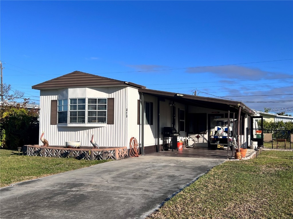 323 Calle Liana Englewood FL 34224 C7487645 image1