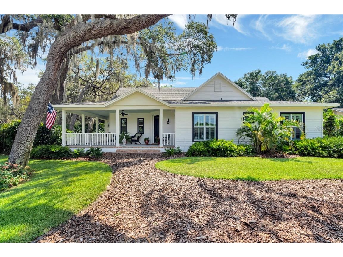 323 E 7th Avenue Windermere FL 34786 - LAKE BESSIE O6118979 image1