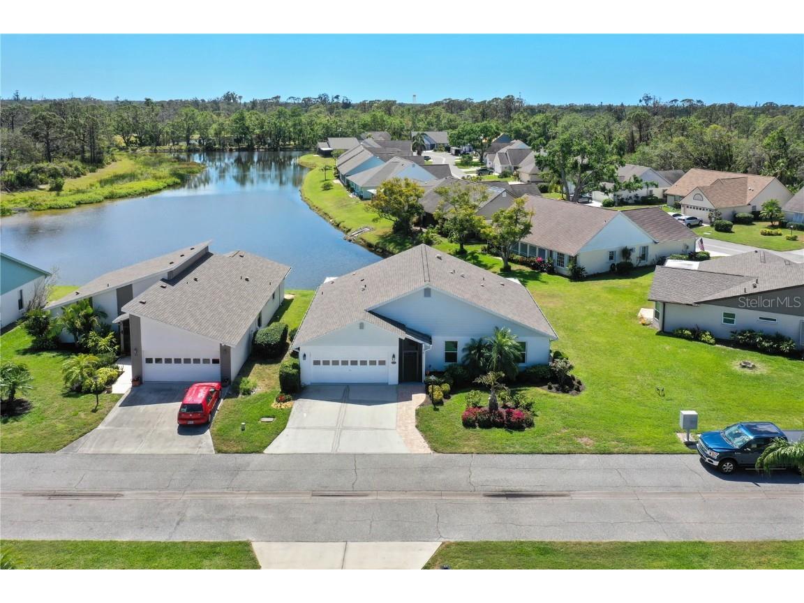 323 Falling Waters Lane #182 Englewood FL 34223 D6129627 image1