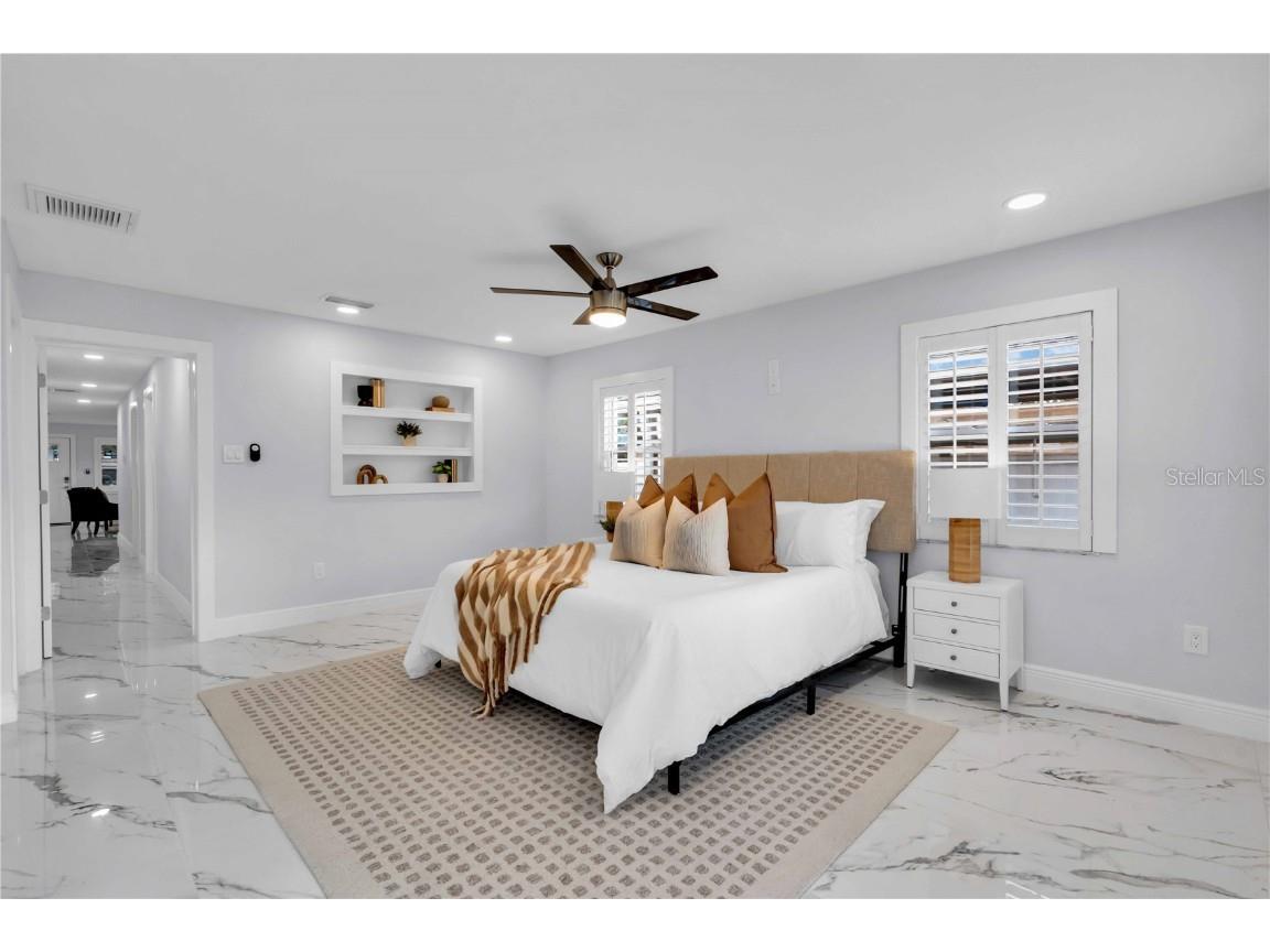 323 Freeport Avenue NE Saint Petersburg FL 33702 TB8441048 image16