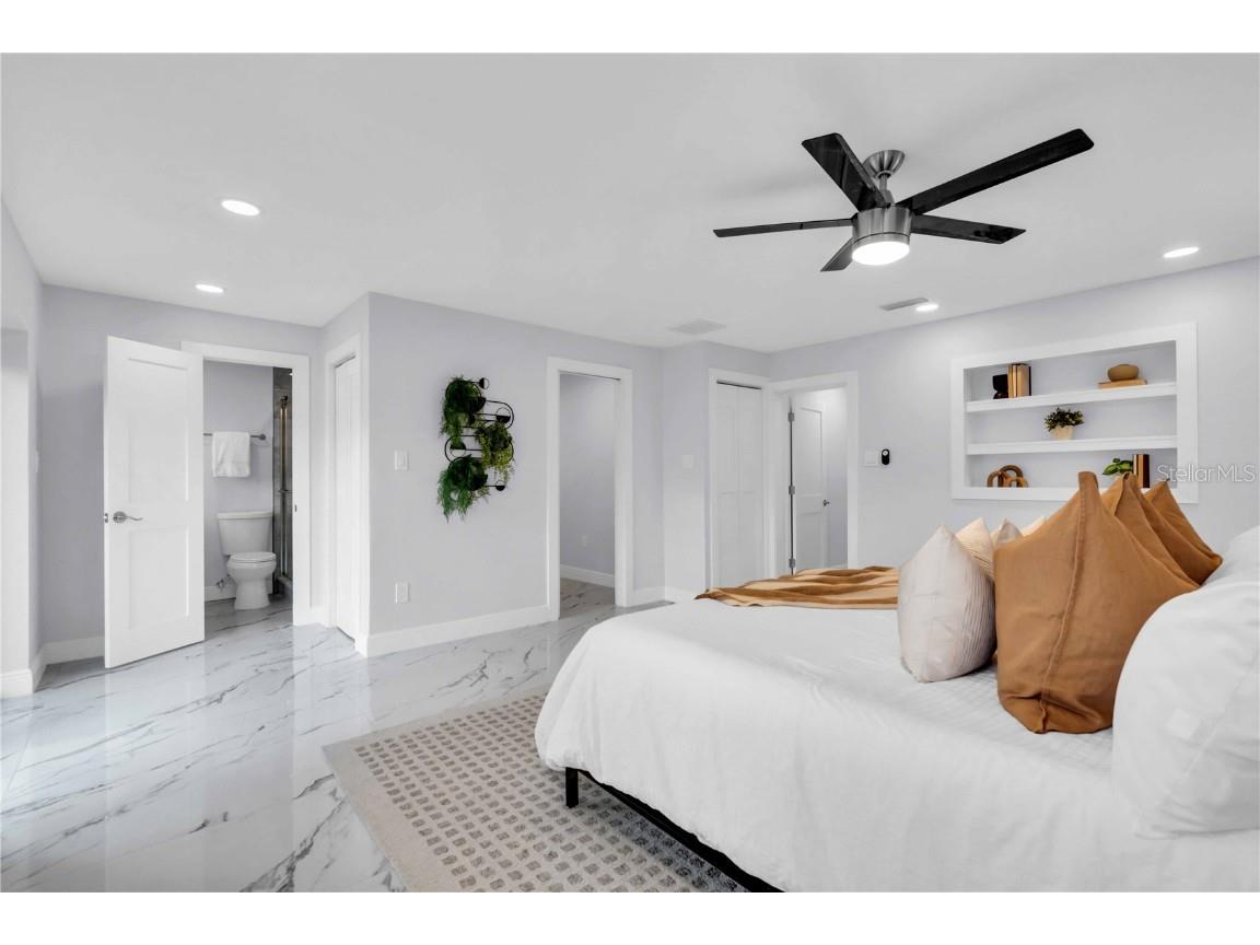 323 Freeport Avenue NE Saint Petersburg FL 33702 TB8441048 image18