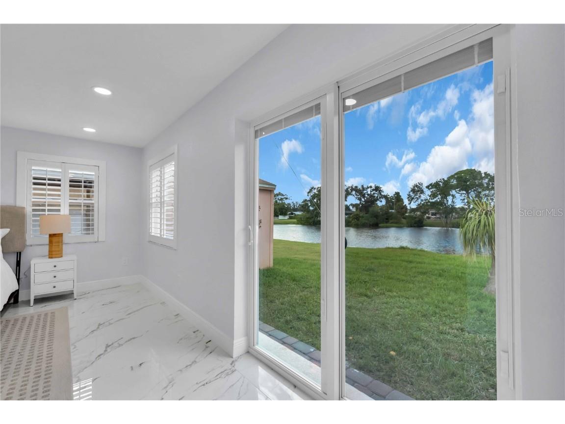 323 Freeport Avenue NE Saint Petersburg FL 33702 TB8441048 image19