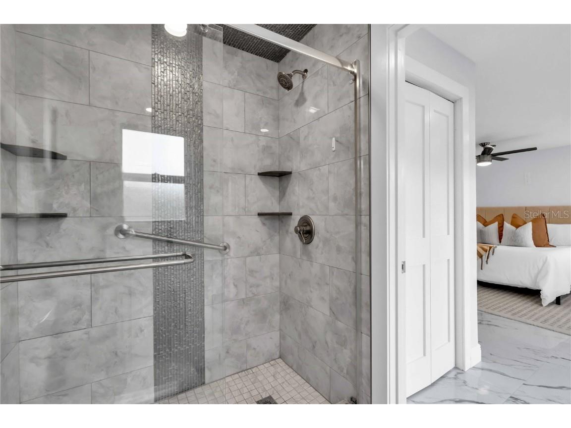 323 Freeport Avenue NE Saint Petersburg FL 33702 TB8441048 image21