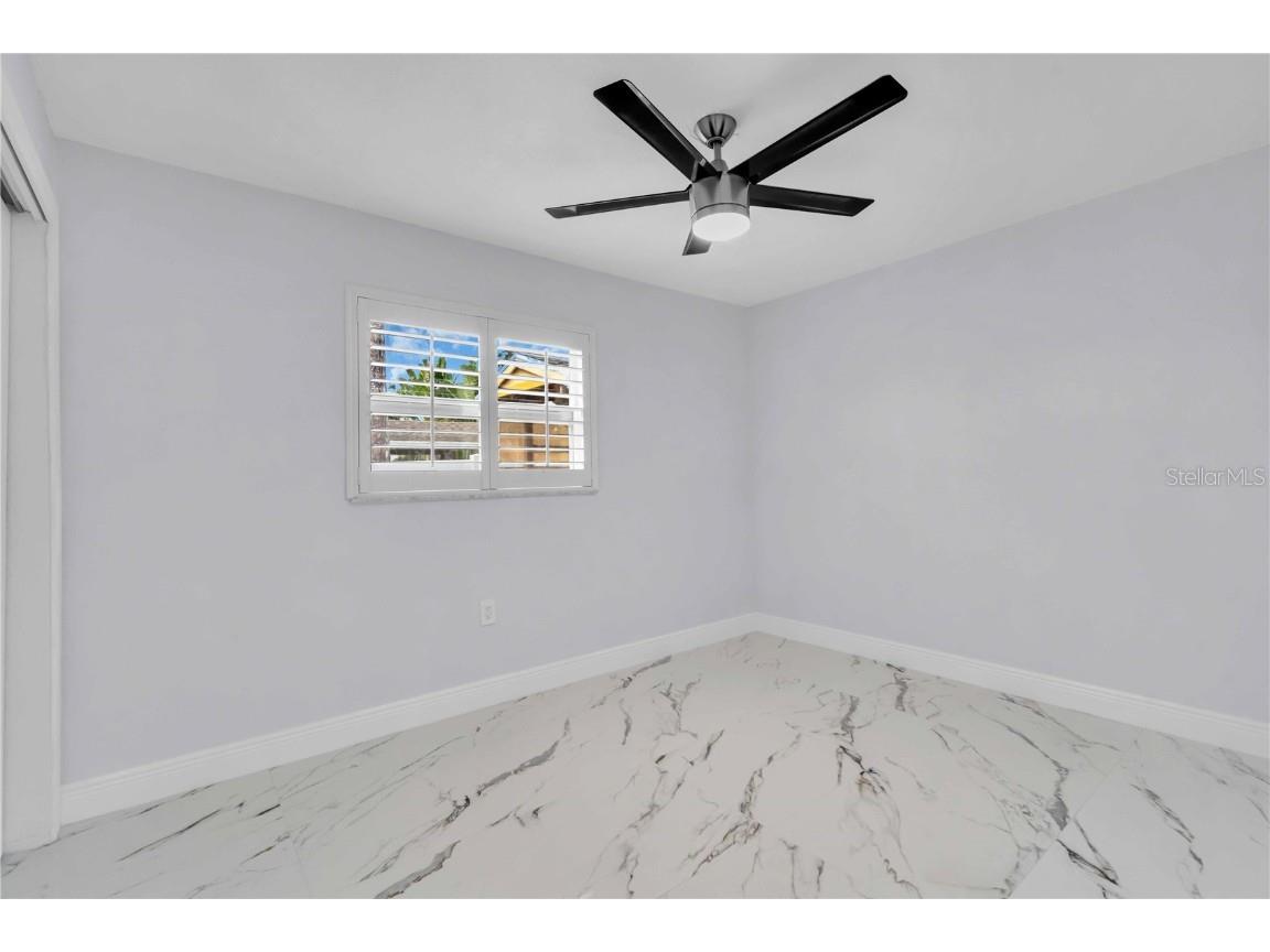 323 Freeport Avenue NE Saint Petersburg FL 33702 TB8441048 image23