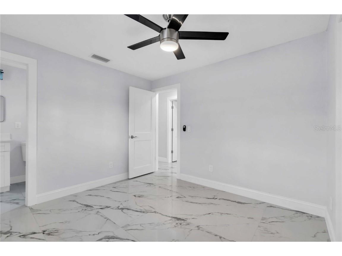 323 Freeport Avenue NE Saint Petersburg FL 33702 TB8441048 image24