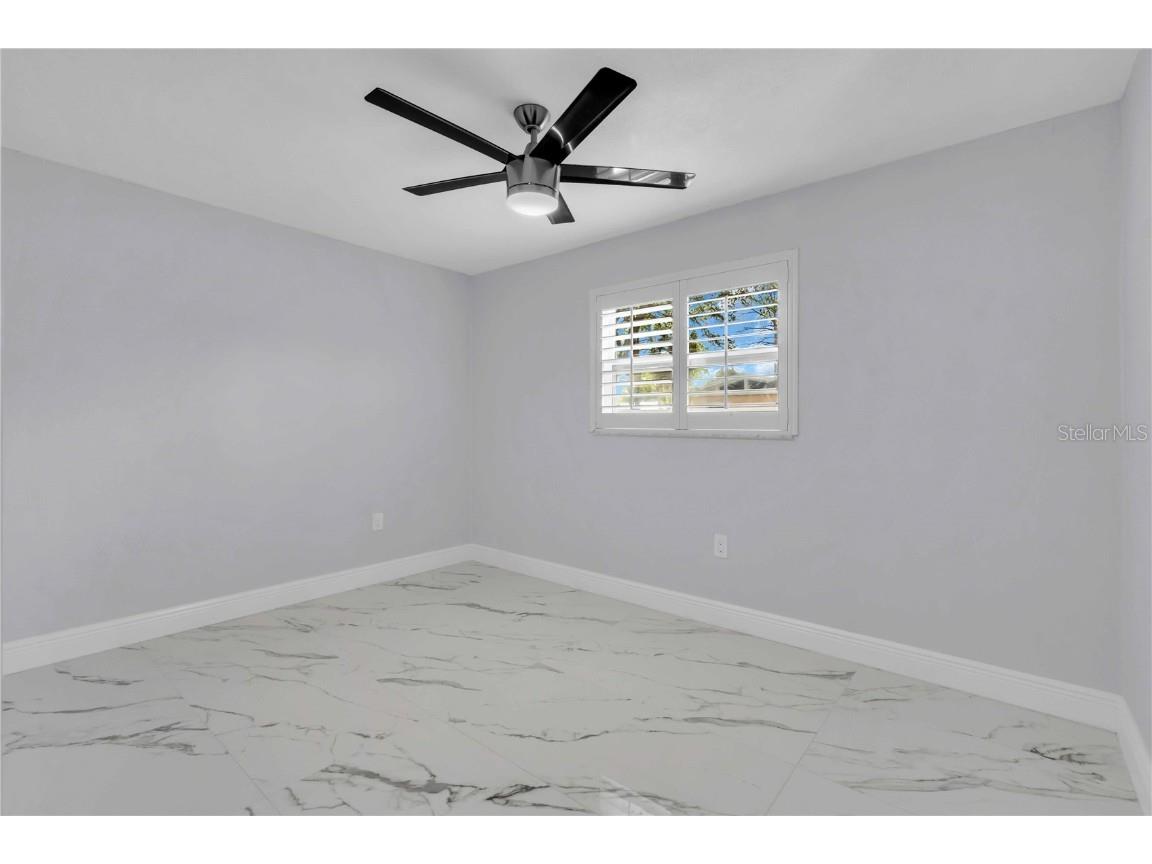 323 Freeport Avenue NE Saint Petersburg FL 33702 TB8441048 image25