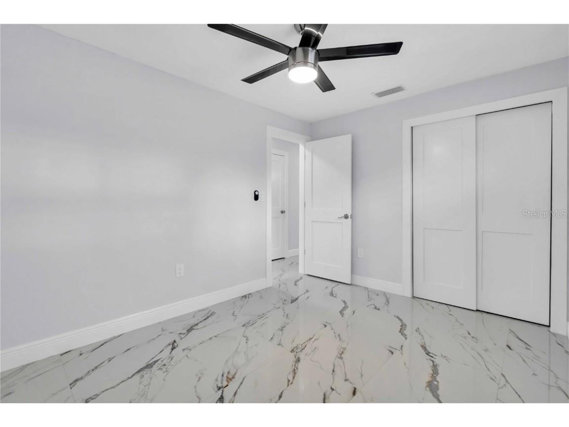 323 Freeport Avenue NE Saint Petersburg FL 33702 TB8441048 image27