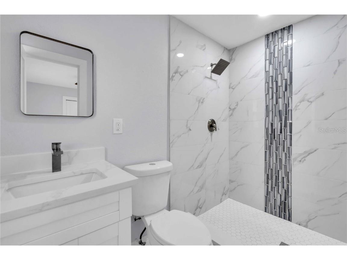 323 Freeport Avenue NE Saint Petersburg FL 33702 TB8441048 image28