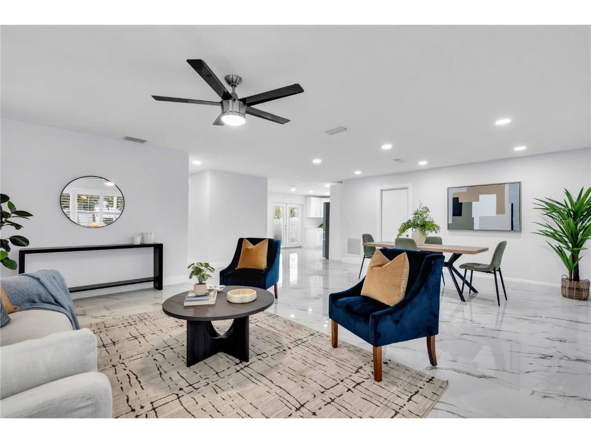 323 Freeport Avenue NE Saint Petersburg FL 33702 TB8441048 image3