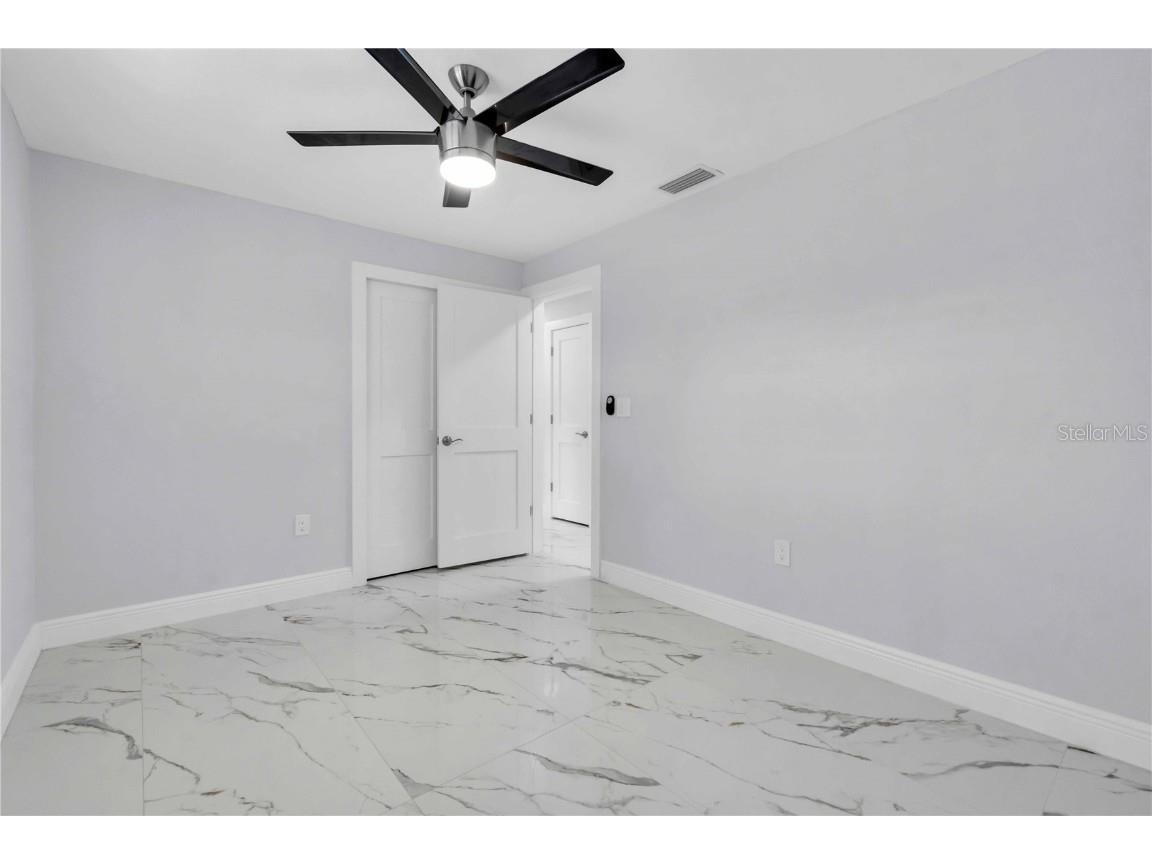 323 Freeport Avenue NE Saint Petersburg FL 33702 TB8441048 image30