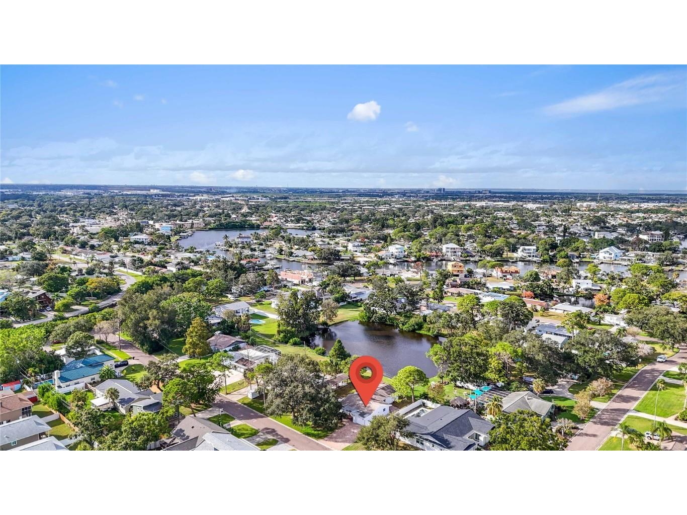 323 Freeport Avenue NE Saint Petersburg FL 33702 TB8441048 image37