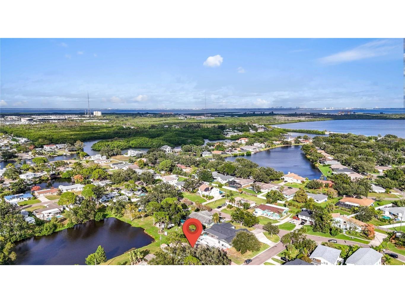 323 Freeport Avenue NE Saint Petersburg FL 33702 TB8441048 image38