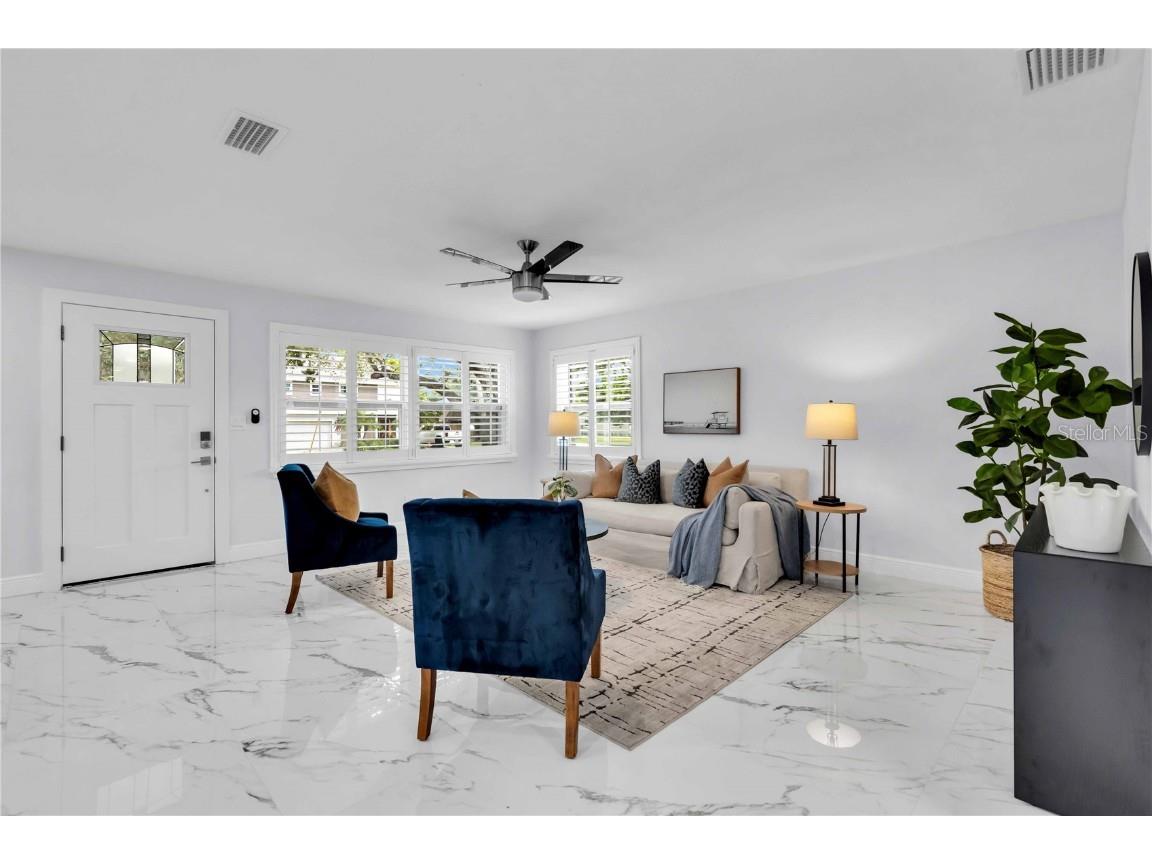 323 Freeport Avenue NE Saint Petersburg FL 33702 TB8441048 image5