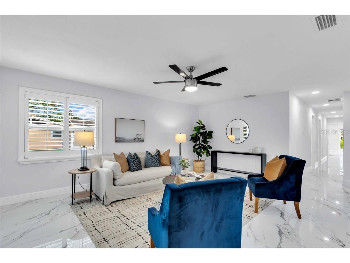 323 Freeport Avenue NE Saint Petersburg FL 33702 TB8441048 image6