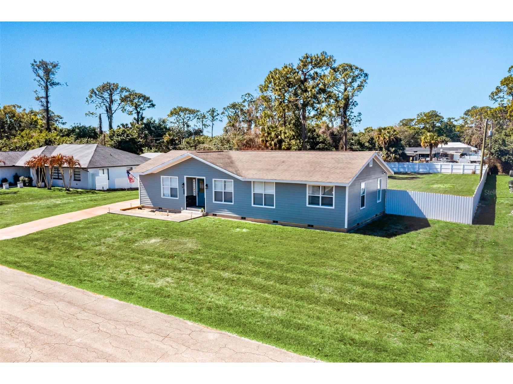 323 Greenwood Avenue Lehigh Acres FL 33936 O6386081 image1