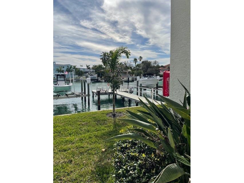 323 Madeira Circle #323 Saint Petersburg FL 33715 U8229753 image1