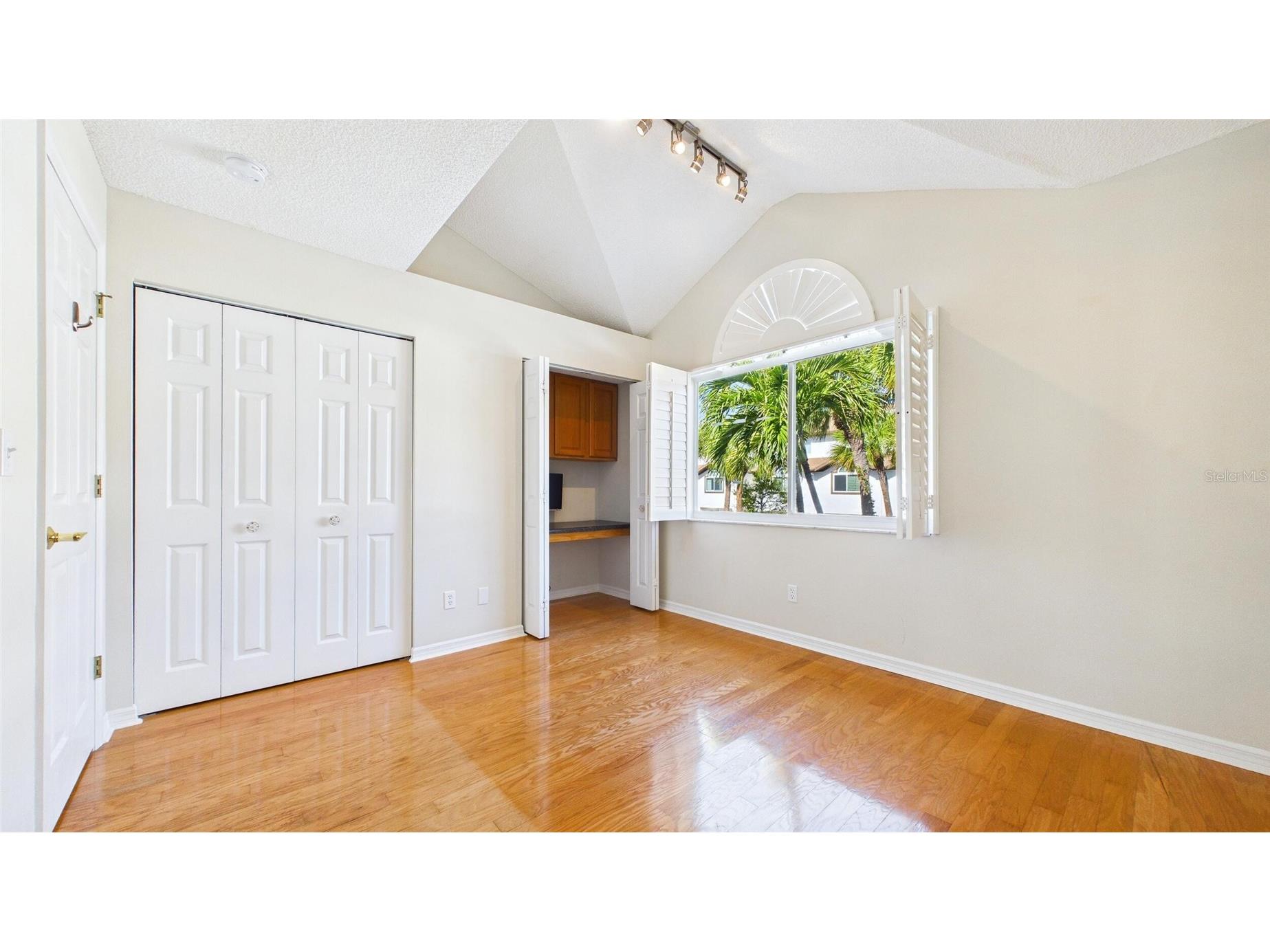 323 Madeira Circle Saint Petersburg FL 33715 O6404223 image10
