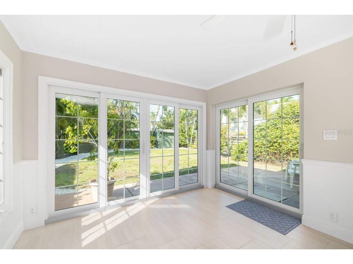 323 Madison Drive Sarasota FL 34236 - LIDO BEACH A4675043 image10