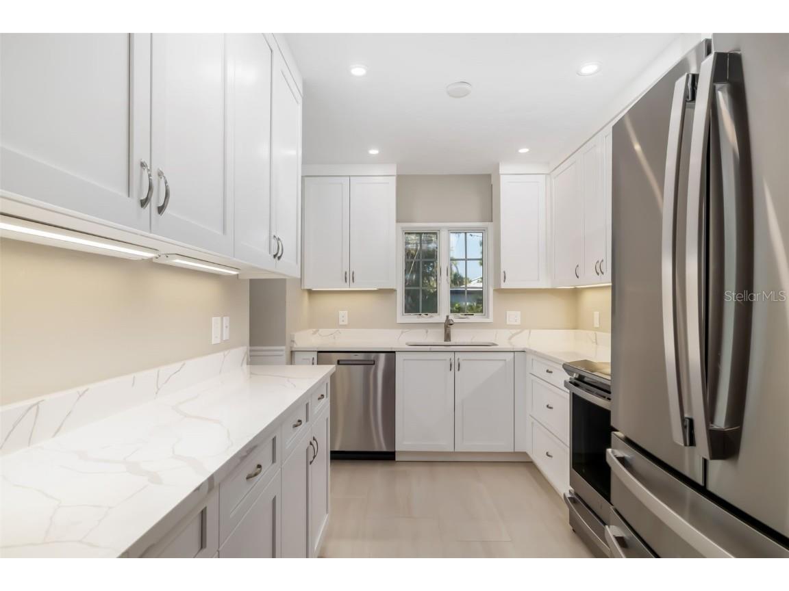 323 Madison Drive Sarasota FL 34236 - LIDO BEACH A4675043 image13