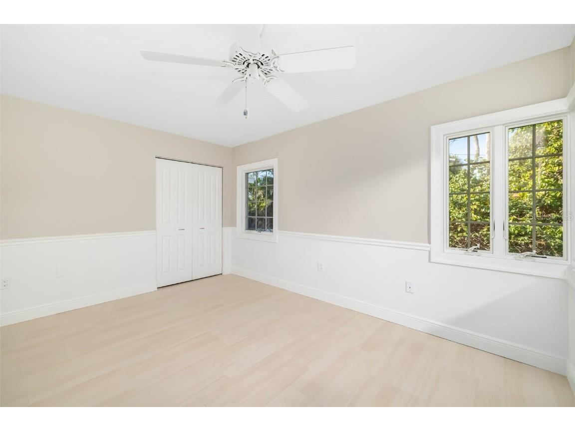 323 Madison Drive Sarasota FL 34236 - LIDO BEACH A4675043 image15