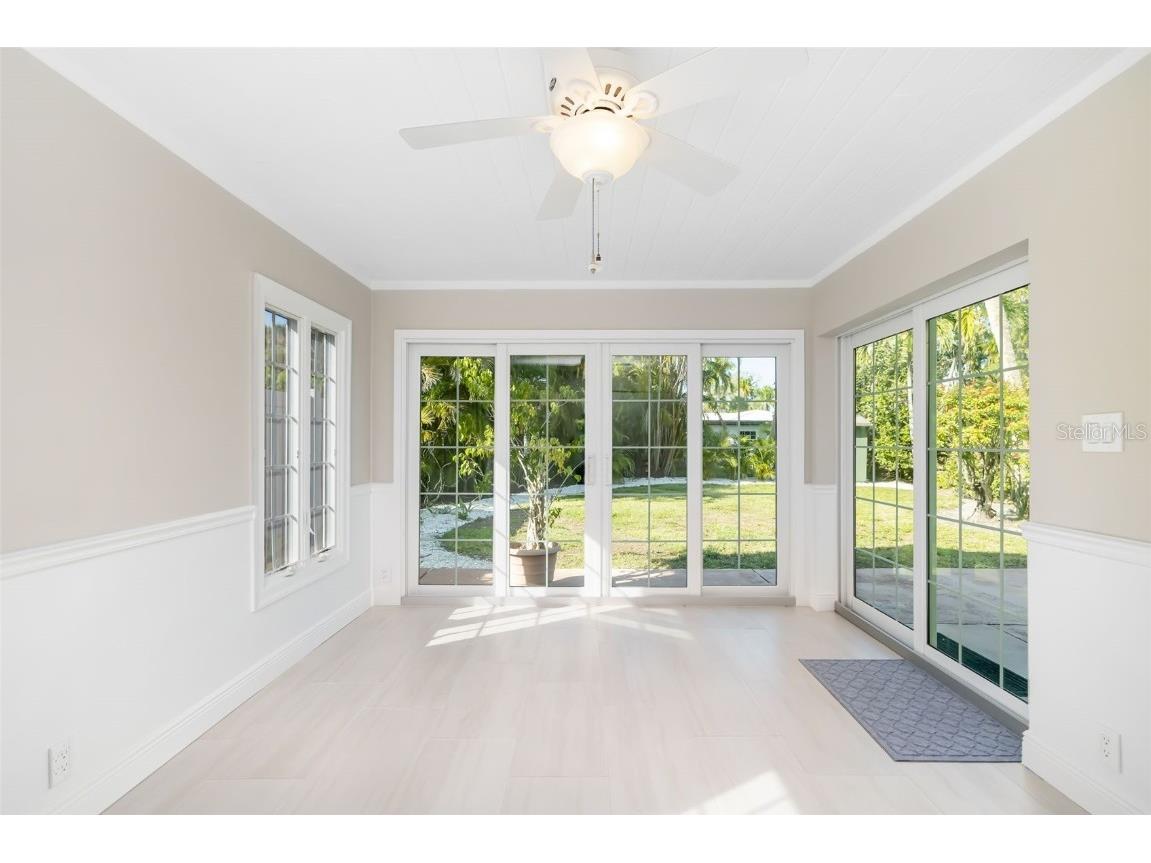 323 Madison Drive Sarasota FL 34236 - LIDO BEACH A4675043 image8