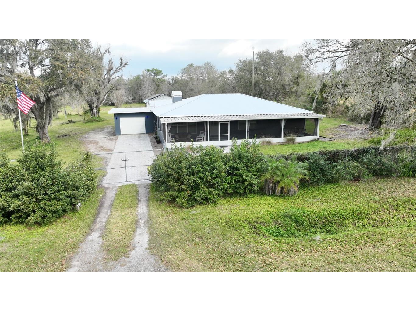 3230 Nichols Road Lithia FL 33547 T3428194 image1