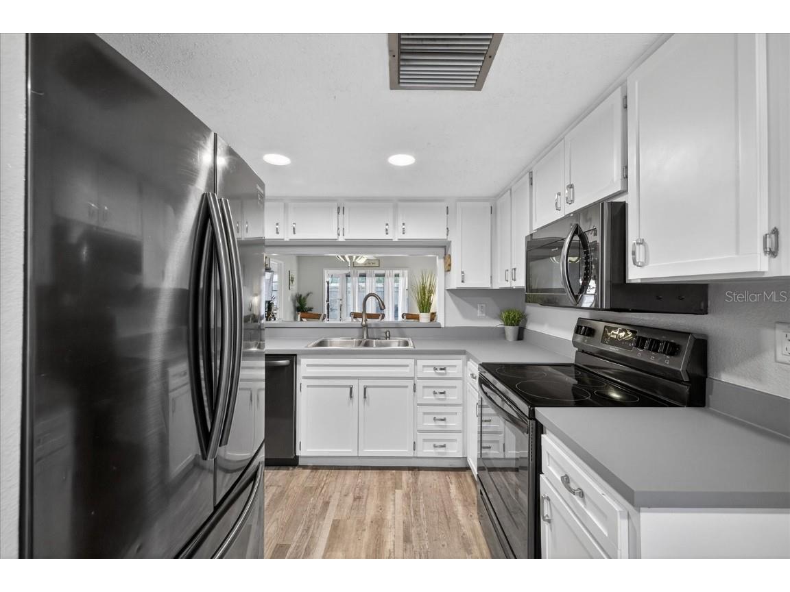 3230 Teeside Drive New Port Richey FL 34655 W7881198 image6