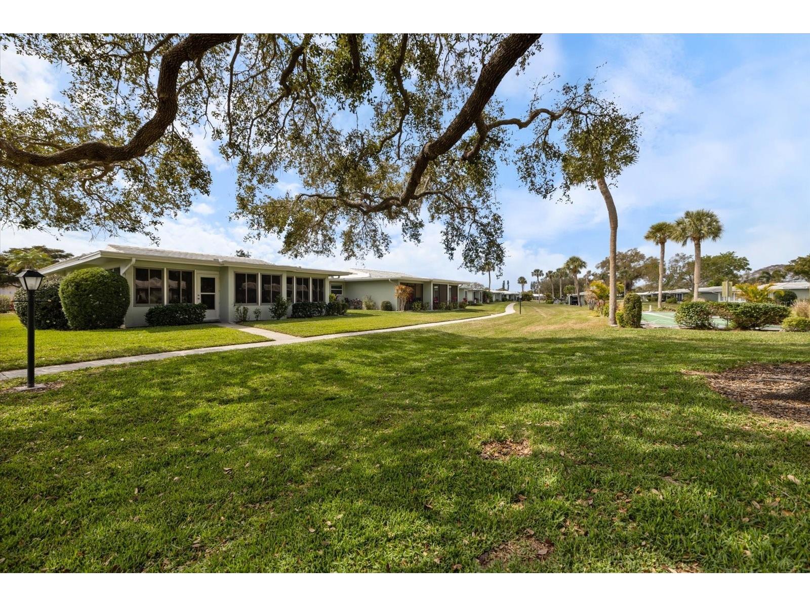 3230 Village Green Drive #1032 Sarasota FL 34239 A4683197 image18