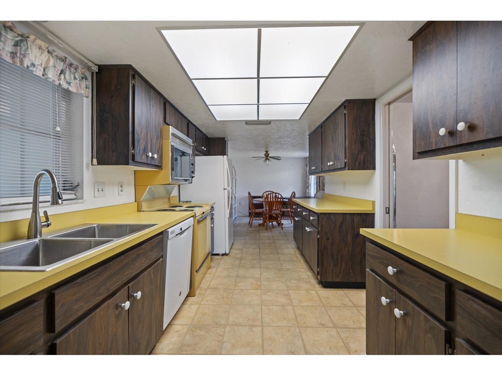 3230 Village Green Drive #1032 Sarasota FL 34239 A4683197 image5