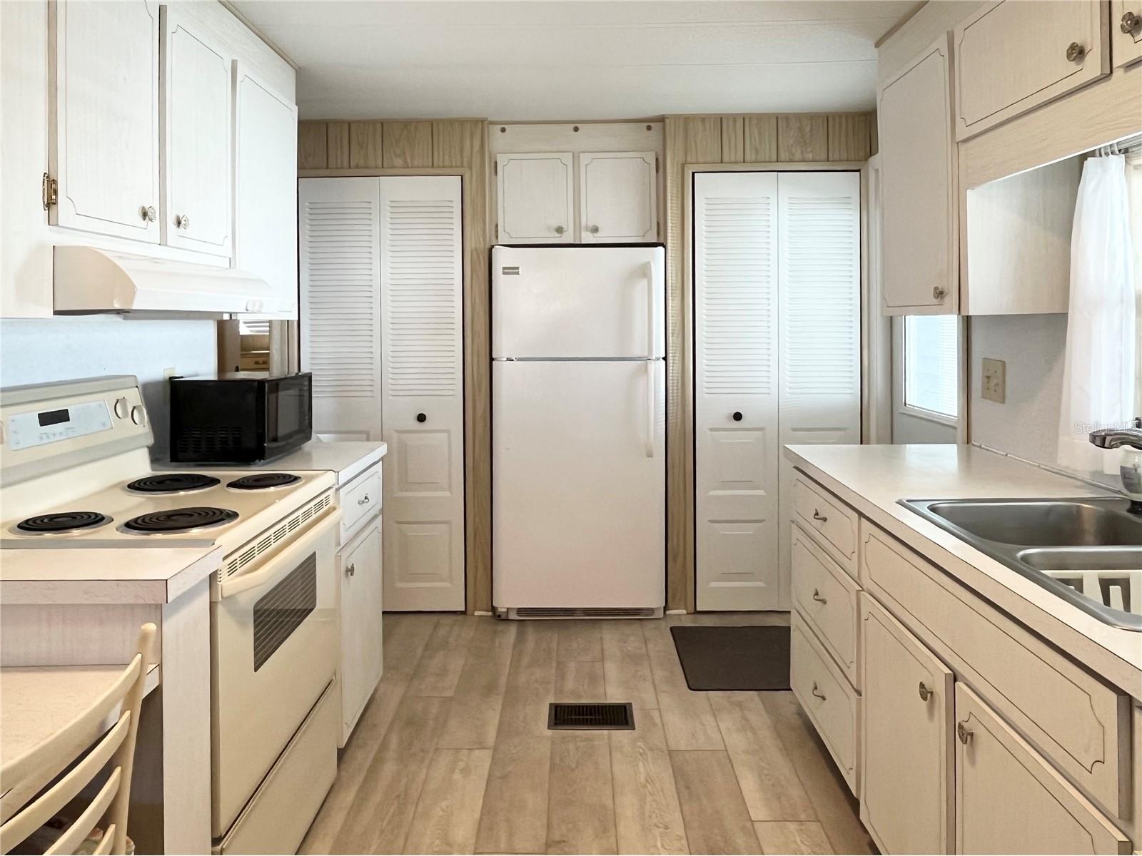 3232 Ash Terrace Sarasota FL 34237 A4680691 image11