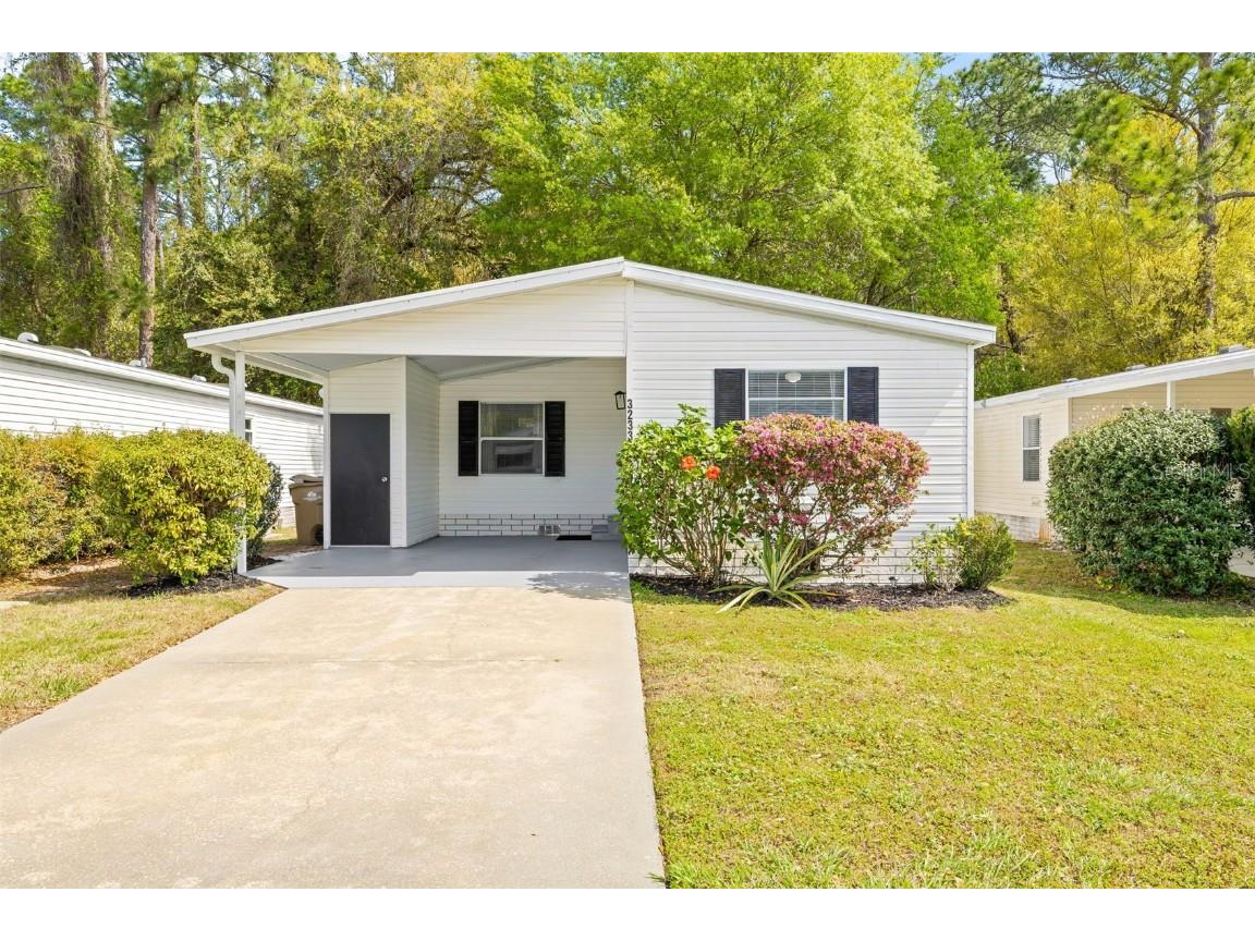 32334 Oak Park Drive Leesburg FL 34748 L4949888 image1
