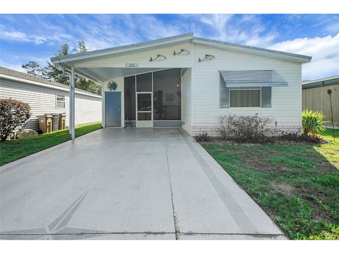 32335 Oak Park Drive Leesburg FL 34748 G5097175 image1