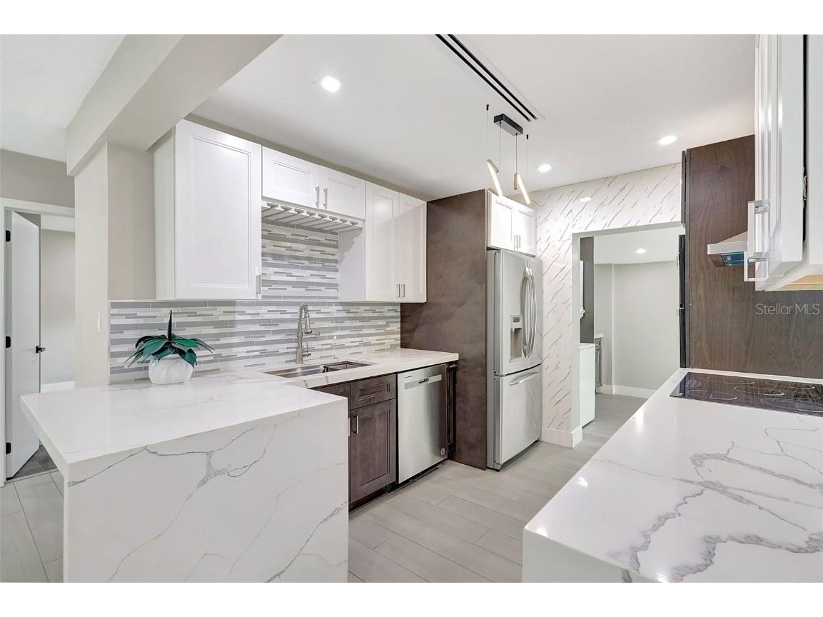 3234 Restful Lane Sarasota FL 34231 A4658946 image4